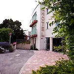 Makar Sport & Wellness 4* 페치
