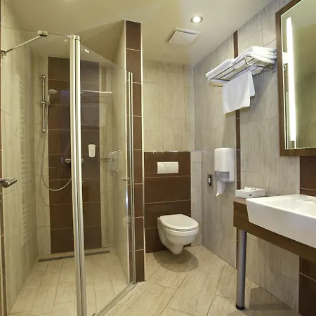 Makar Sport&wellness Hotell 4*