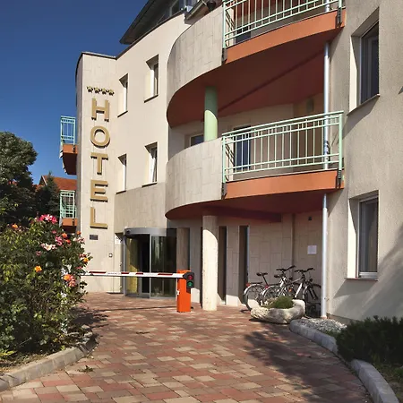 Makar Sport & Wellness 4*