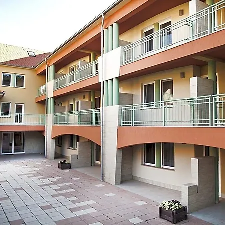 Makar Sport & Wellness Πετς