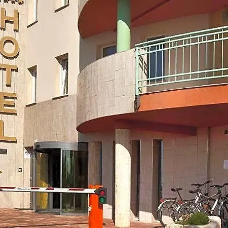 Ξενοδοχείο Makar Sport & Wellness 4*