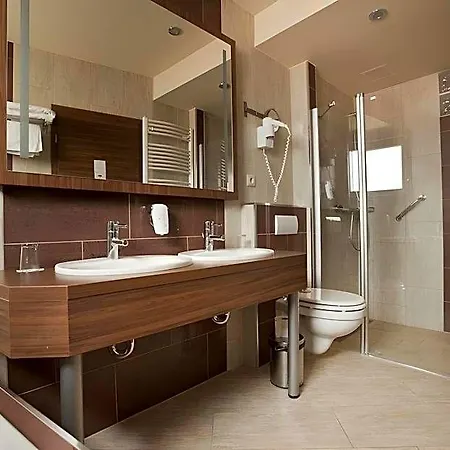 Makar Sport & Wellness 4* Πετς