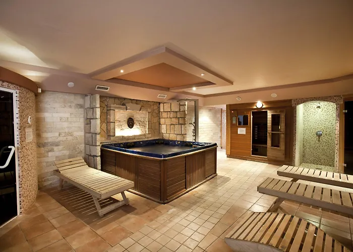 Makar Sport & Wellness 4* Pětikostelí