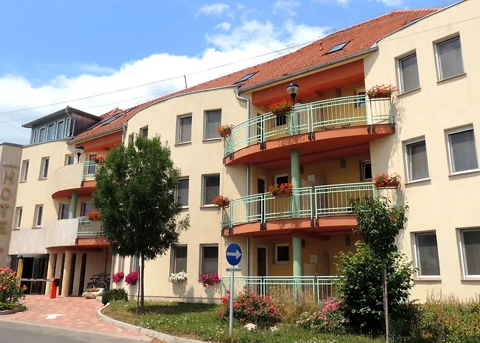 Makar Sport & Wellness 4* Πετς