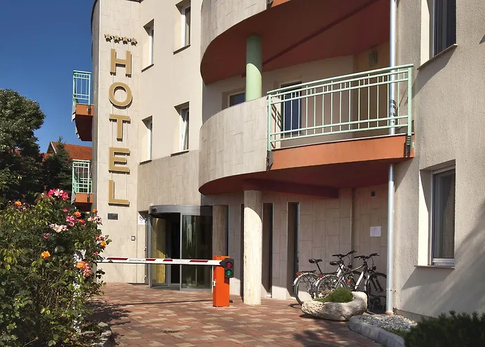 Makar Sport & Wellness 4*