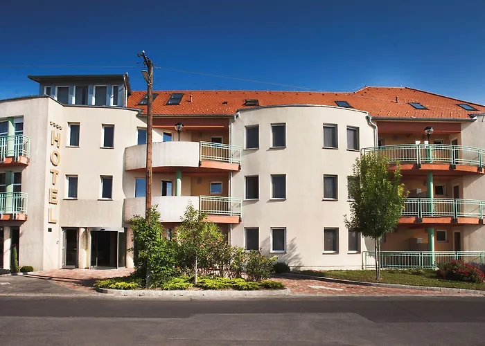 Makar Sport & Wellness 4* Πετς